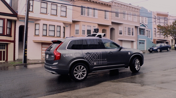Фото - Uber остановила испытания автономных автомобилей из-за смертельной аварии»