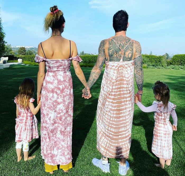 Лидер Maroon 5 Адам Левин и модель Бехати Принслу станут родителями в третий раз
